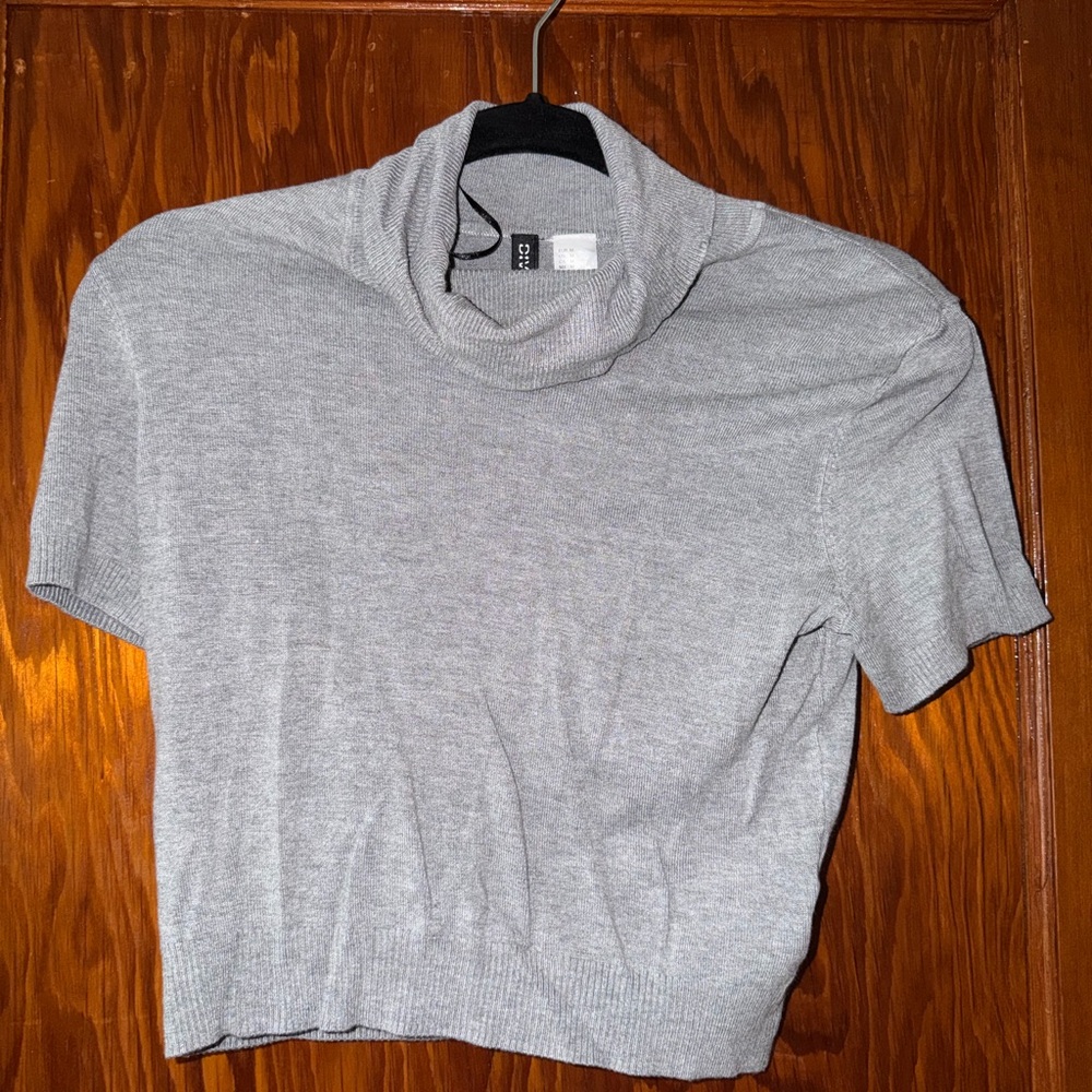 Grey turtle neck short sleeve